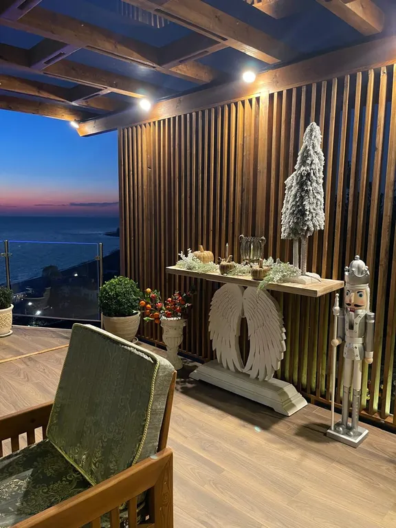 Дом с  бассейном, финской сауной, джакузи и шикарным видом на море