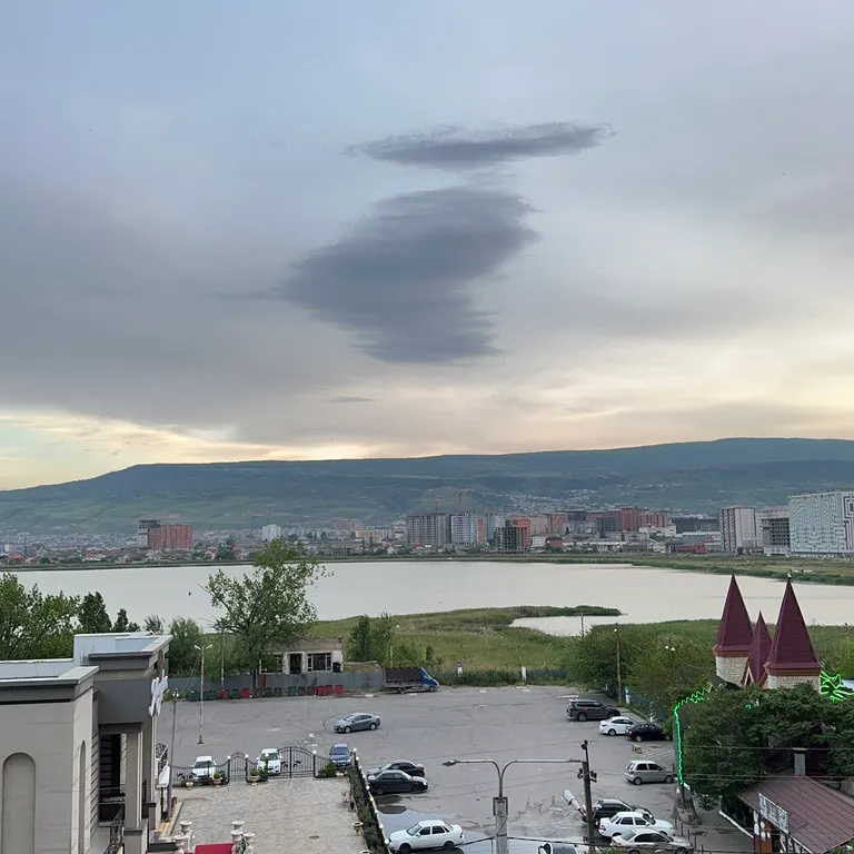 Квартира 2-комнатная квартира с видом на Озеро в элитном доме у моря — Махачкала