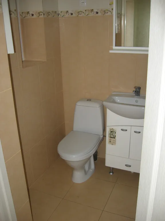 Жилой дом с внутренним двориком, рядом море