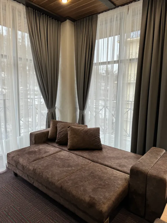 Студия и спальня с панорамными окнами