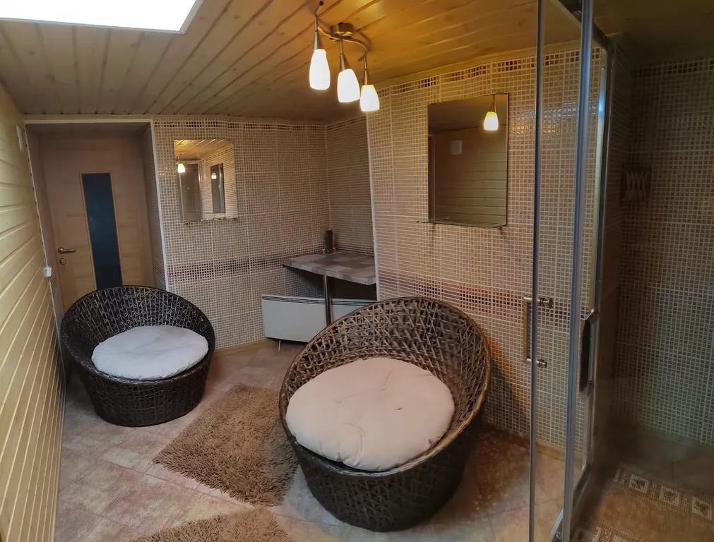 Коттедж Дом для отдыха в живописном месте — Луга