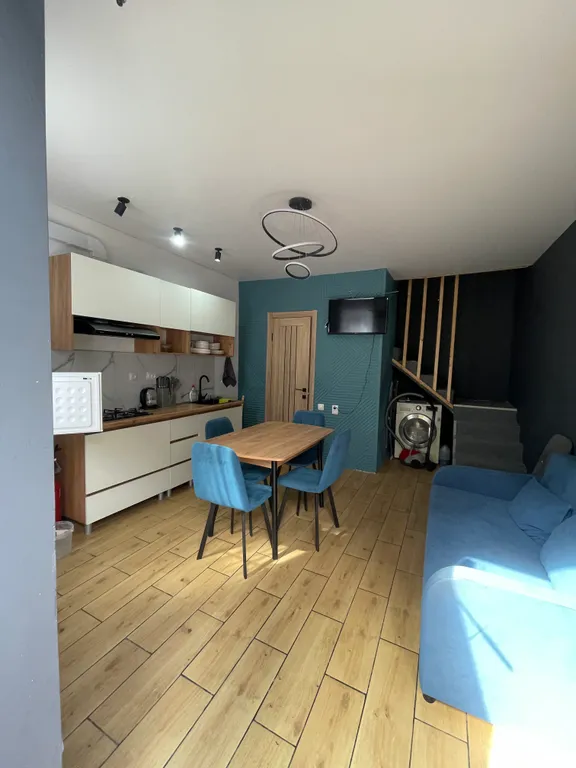 Домик с видом на горы