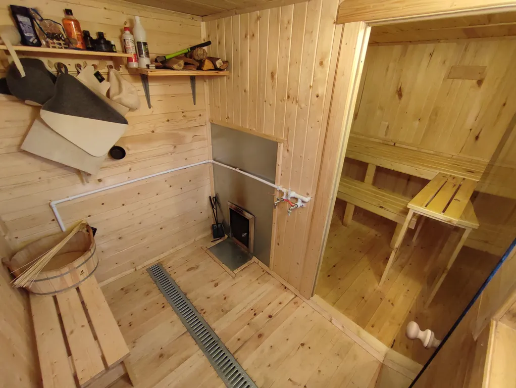 Дом с баней на берегу моря