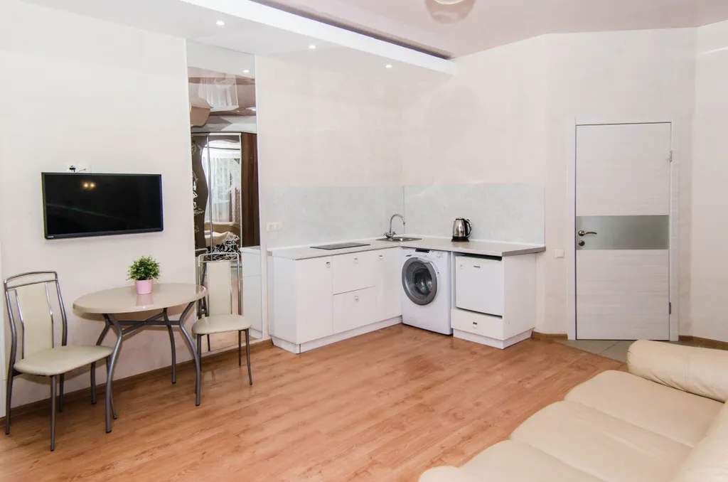 Уютная студия с джакузи в центре