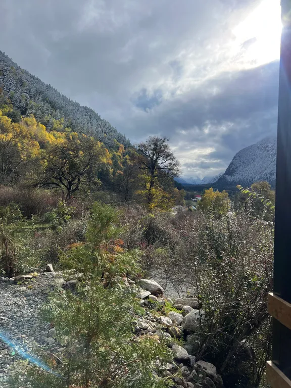 Дом в лесу с видом на горы Барнхаус Барс