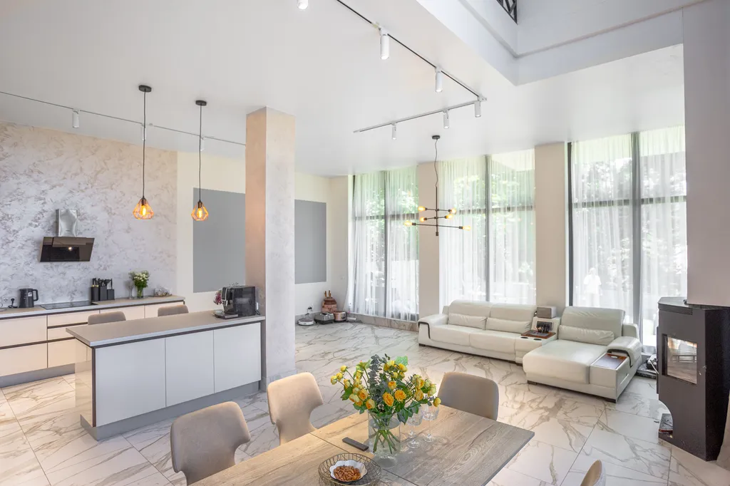 Коттедж Эксклюзивный дом с бассейном (район Ботанического сада) — Владивосток