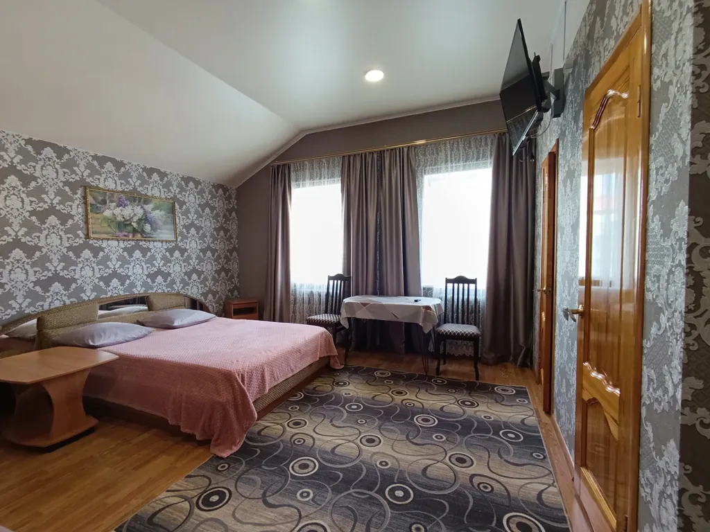 Коттедж Целый этаж в доме из 4 комнат — аренда посуточно в Геленджик