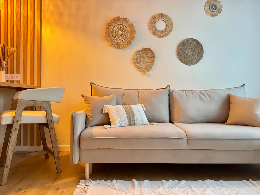 Студия бохо у набережной, с сауной, массажным креслом, проектором