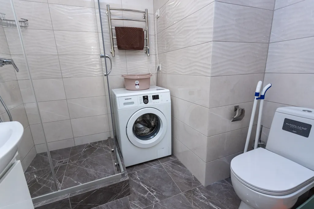 Светлая 1-комнатная квартира с панорамным балконом