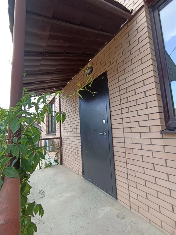 Студия с парковкой под окном