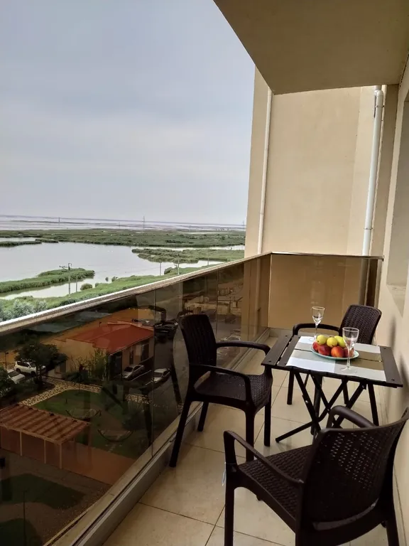 Квартира с балконом у моря