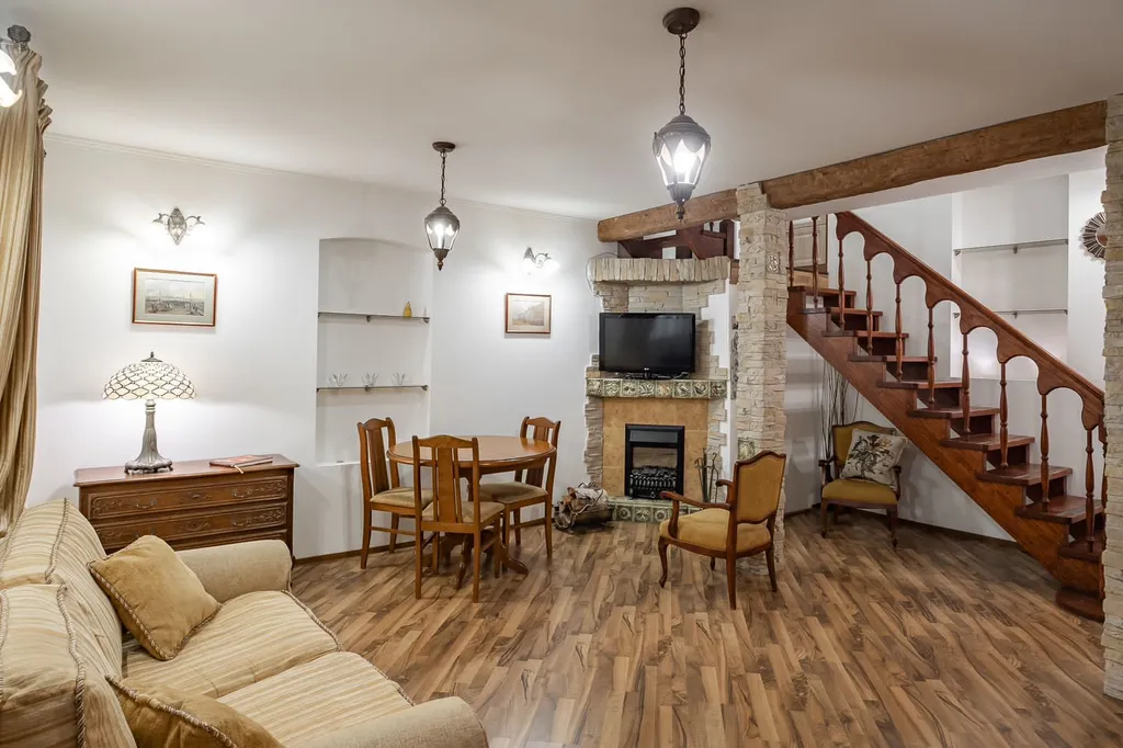 Атмосферная двухуровневая квартира с парковкой у Эрмитажа — аренда посуточно в Санкт-Петербург