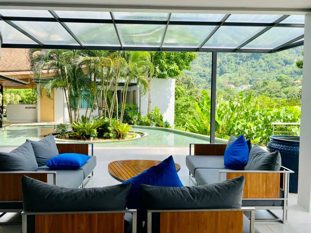 Студия с видом на море