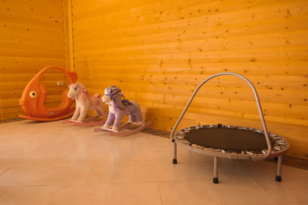 Двухэтажный дом для отдыха на природе с баней