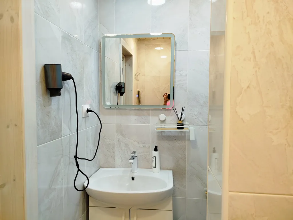 Уютный, вместительный А-фрейм с видом на горы