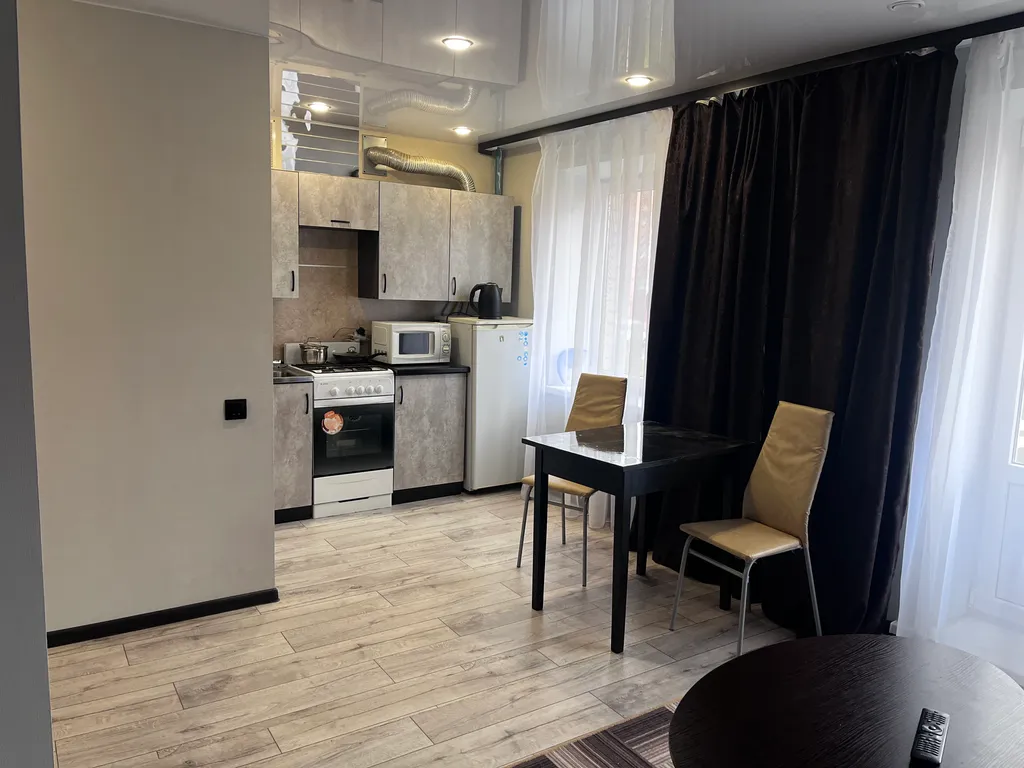 Квартира Квартира в центре города, чистый двор, рядом магазин, больница, сбер — Сланцы