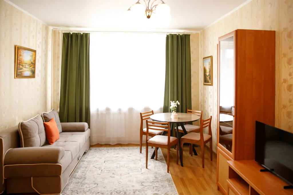 Светлая 2-комнатная квартира с библиотекой на Студенческом бульваре у ПетрГУ — аренда посуточно в Петрозаводск