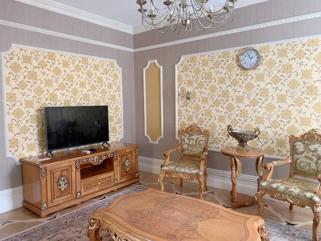 Двухэтажный коттедж в центре