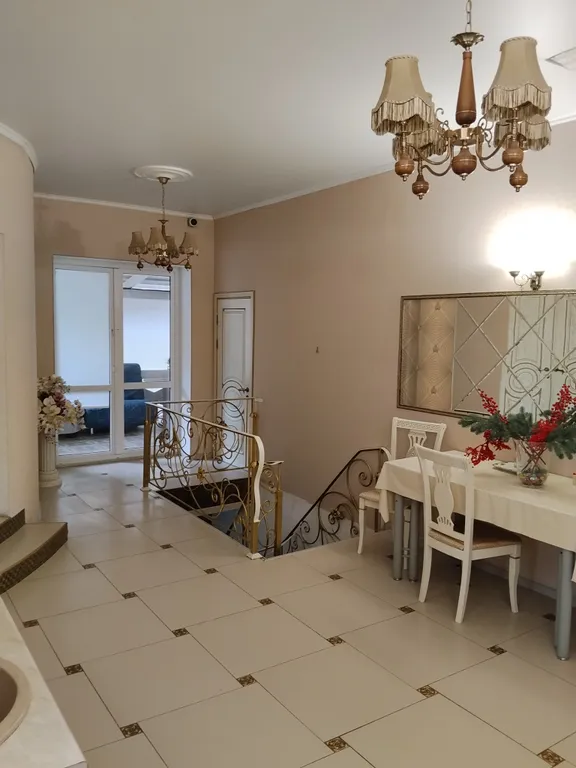 Дом замок с видом на море и горы