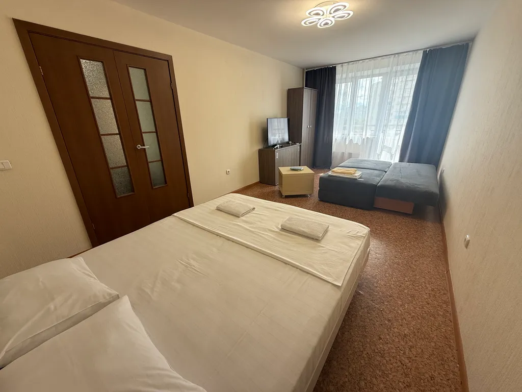 "В Гости!" на Запорожской 57 (2к квартира рядом с БЦ "Сити")