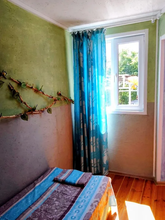 Двухкомнатный этаж, с детской кроваткой, вид на море и горы