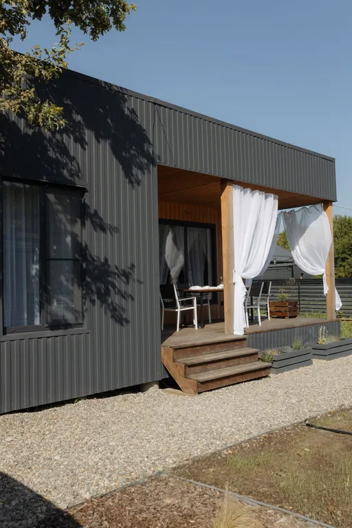 Дом с бассейном и баней