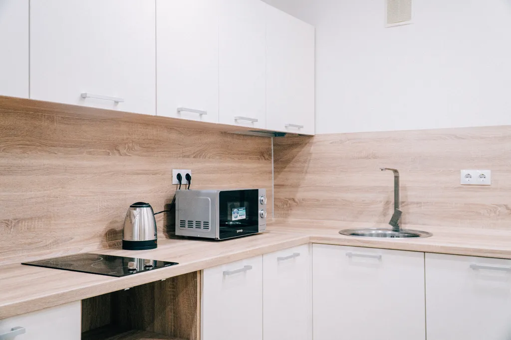 Милая студия для троих. Две кровати