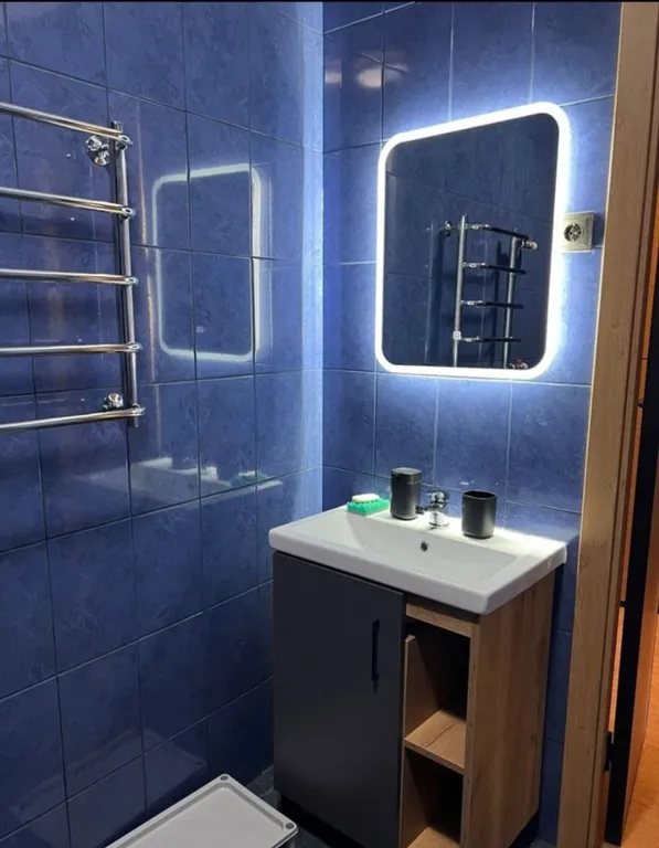 Коттедж на берегу в городе, сауна с бассейном