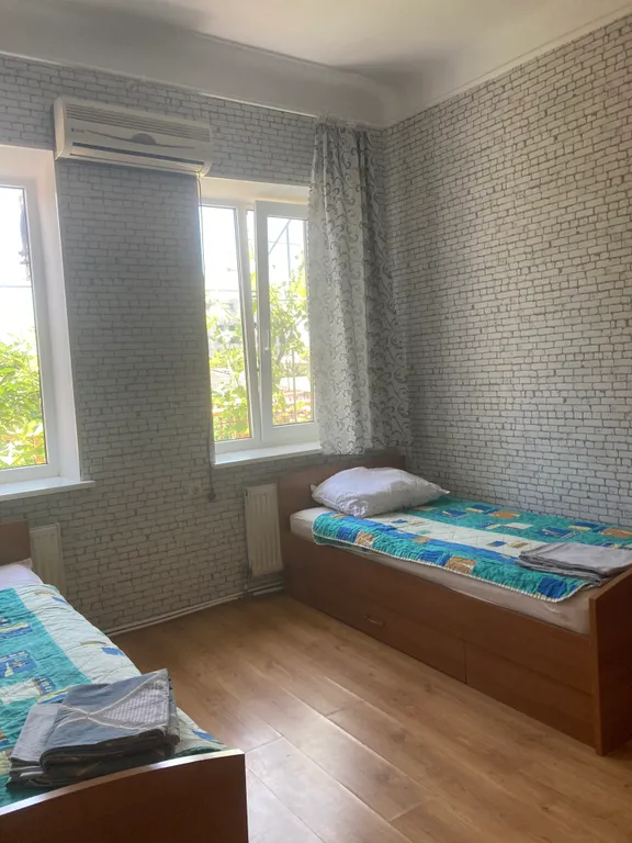 Отдельный дом в центре с двориком и паркоместом