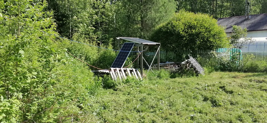 Дом рядом с озером