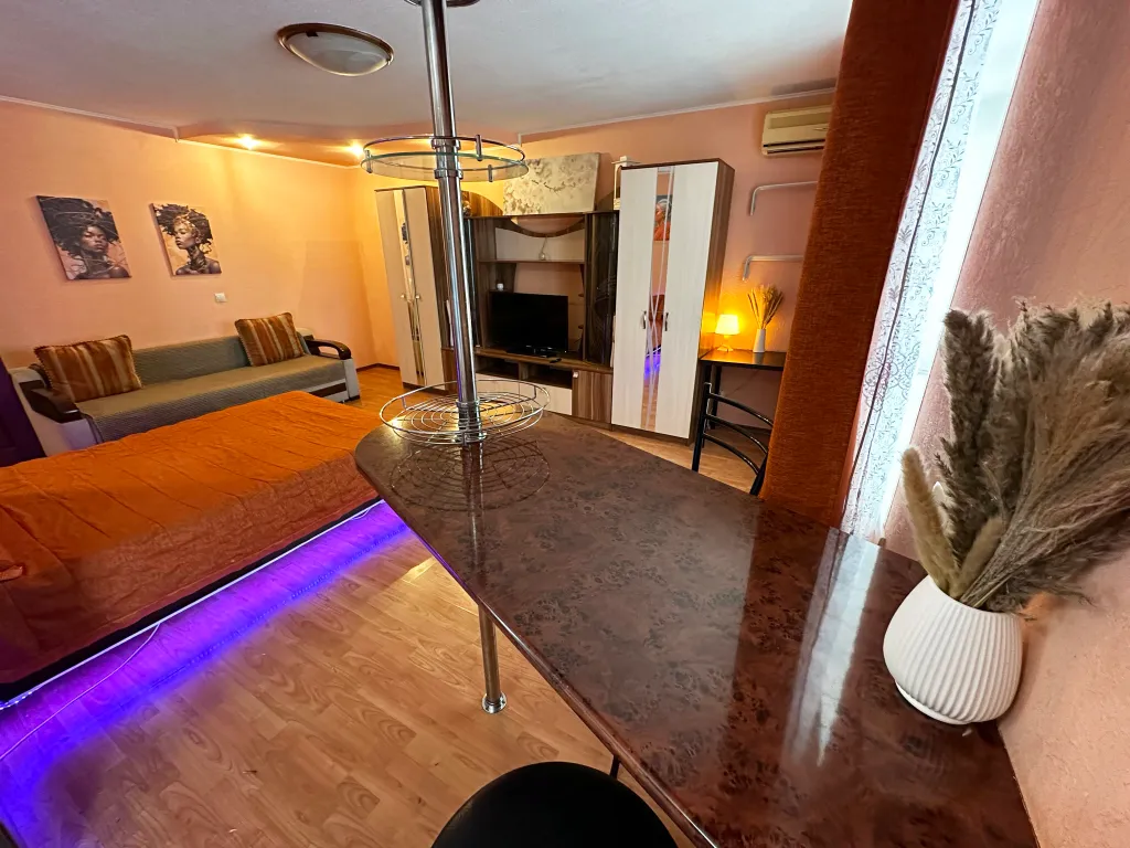 Чистота и уют возле НПИ, НГМА, Ледового, Космоса и М4