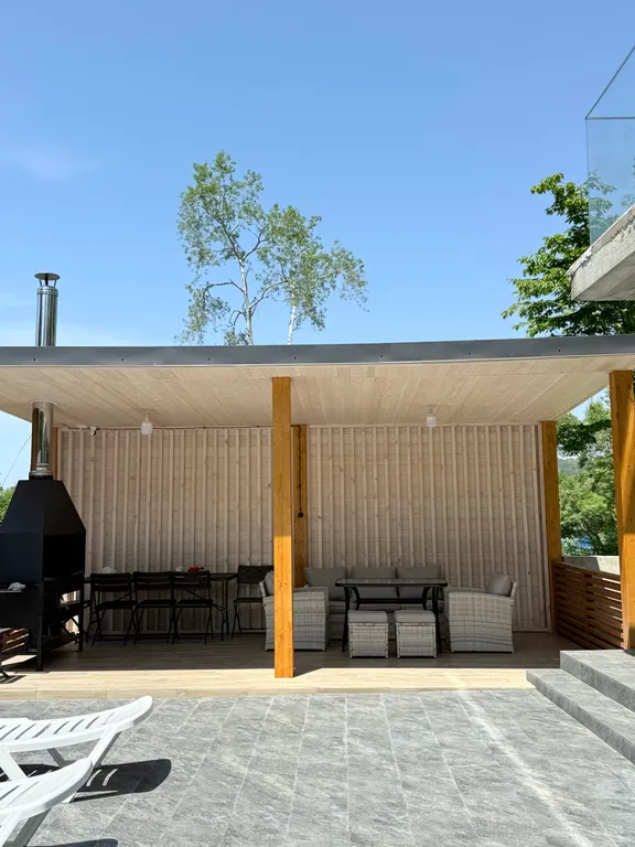 Домик с видом на море