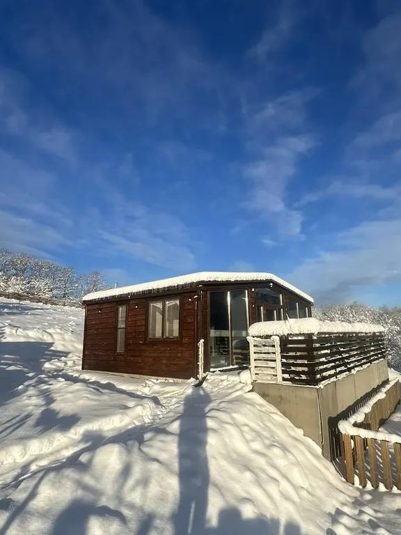 Коттедж Дом в уединенном месте у леса с великолепным видом на горы — аренда посуточно в Даховская
