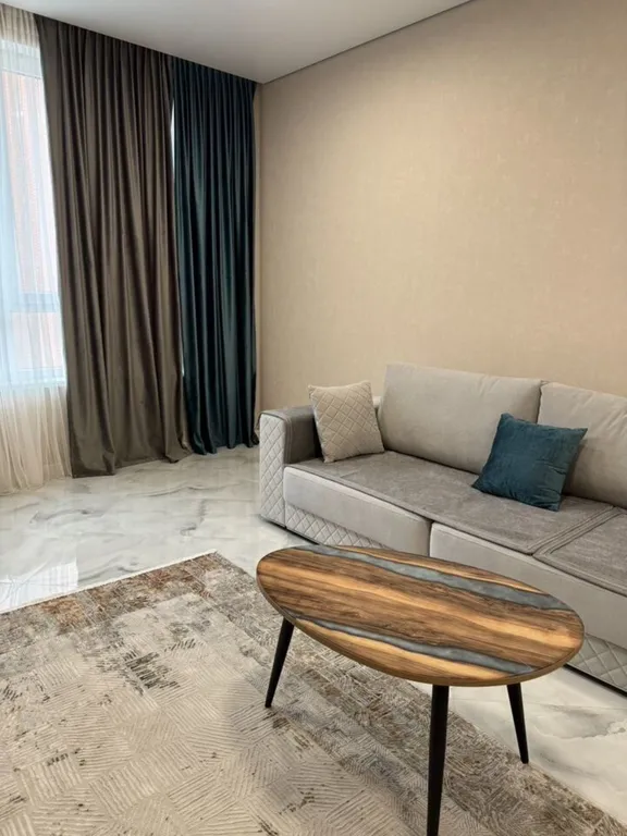 Квартира с ремонтом в элитной новостройке