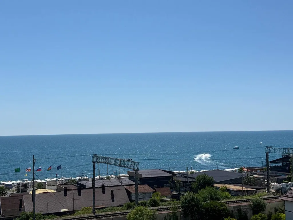 Двухкомнатная квартира в 2 минутах самого лучшего пляжа в Дагомысе