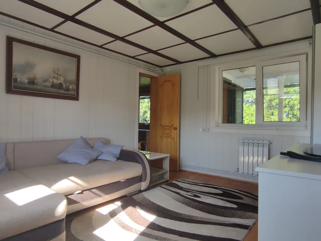 Домик у воды