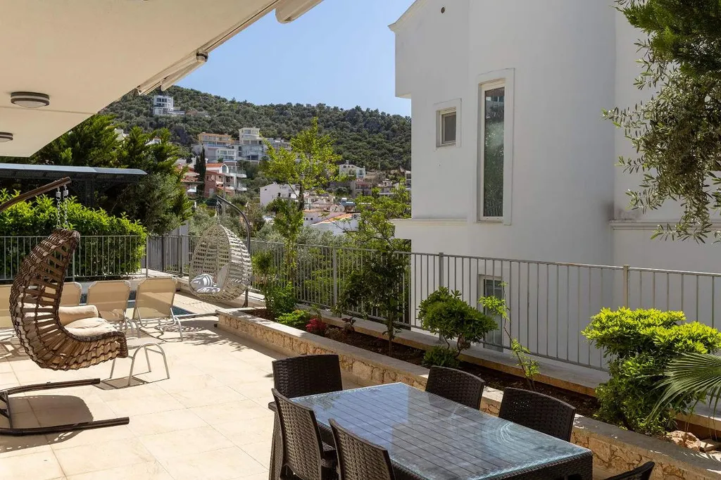 Вилла с видом на море