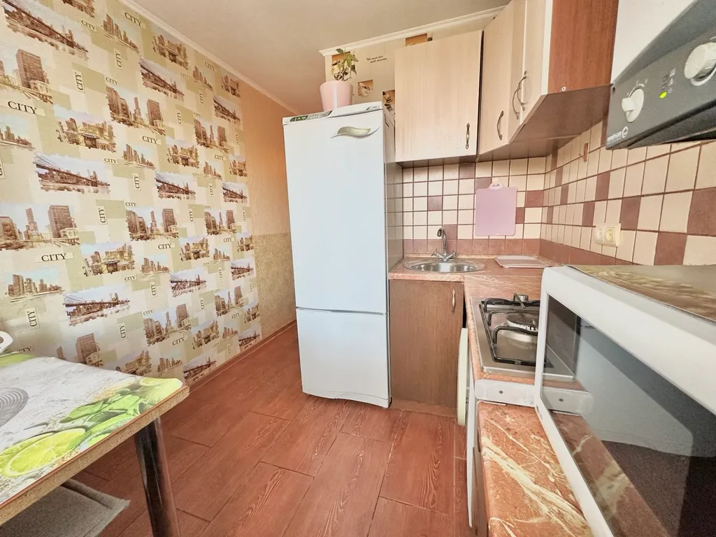 У Ледового дворца