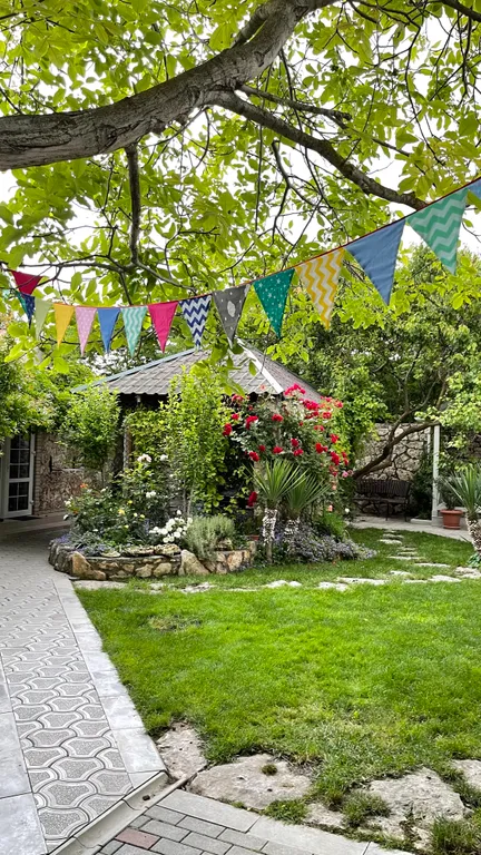 Квартира Двухкомнатный номер с отдельной изолированной комнатой — аренда посуточно в Черноморское