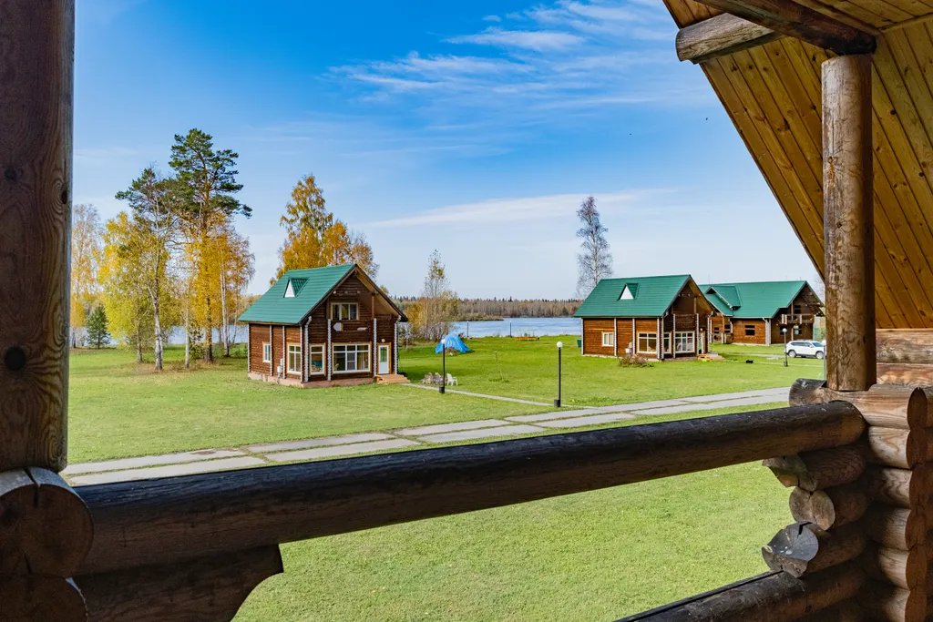 Комфортный дом у реки