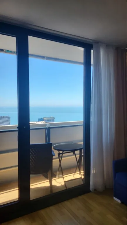 Прекрасный апартамент в Батуми с видом на море