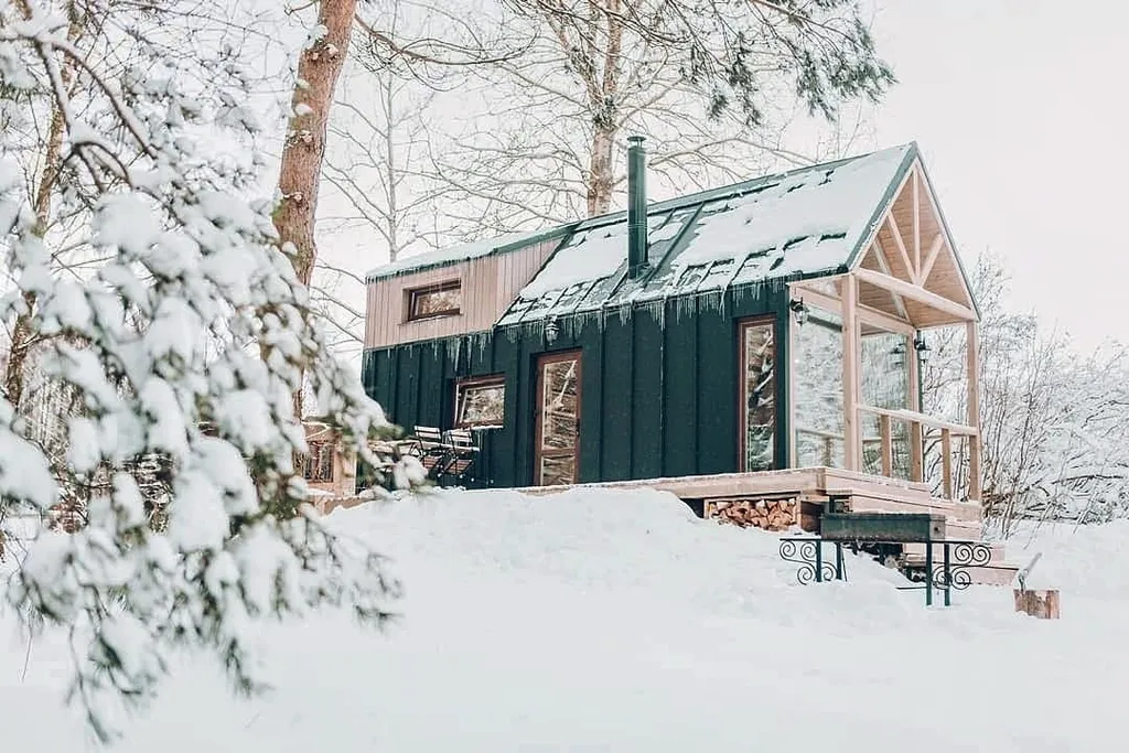 Дом у реки Волма в лесу