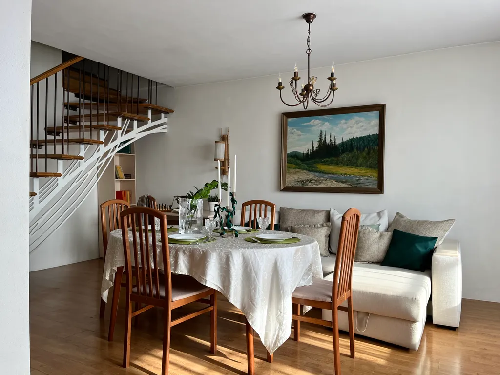 Двухуровневая 3х-комн квартира