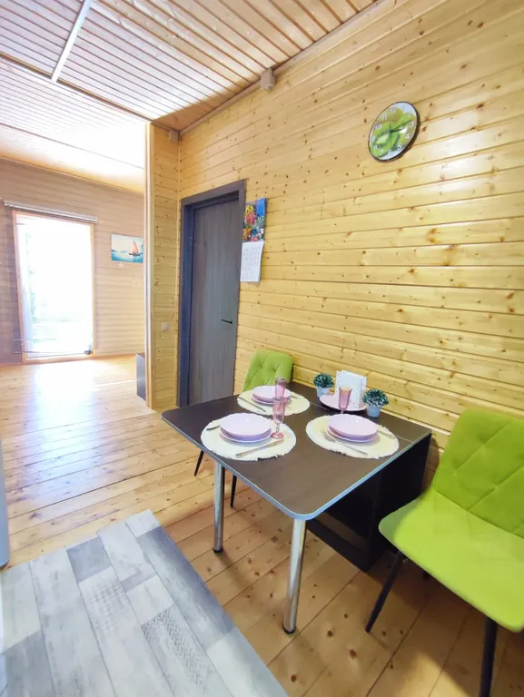 Домик в лесу с собственной горячей купелью 15 минут до центра города