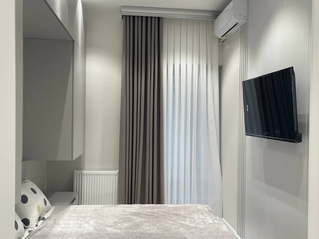 Малая в центре