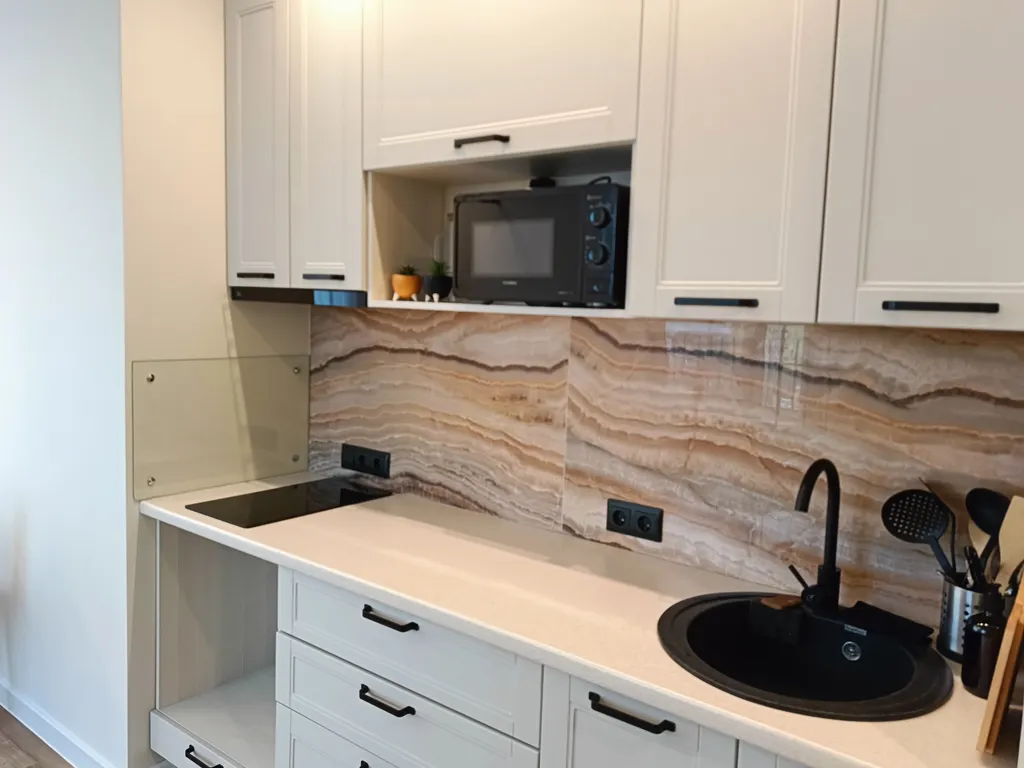 Стильная студия в доме комфорт класса с шикарным видом