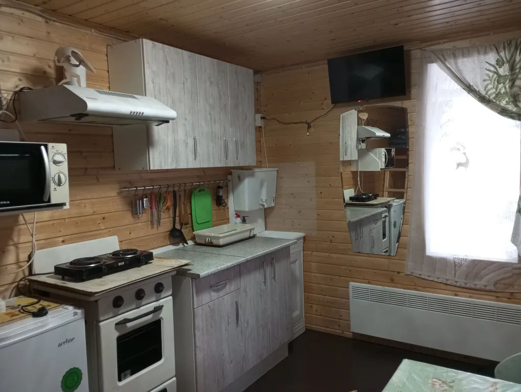 Домик у озера