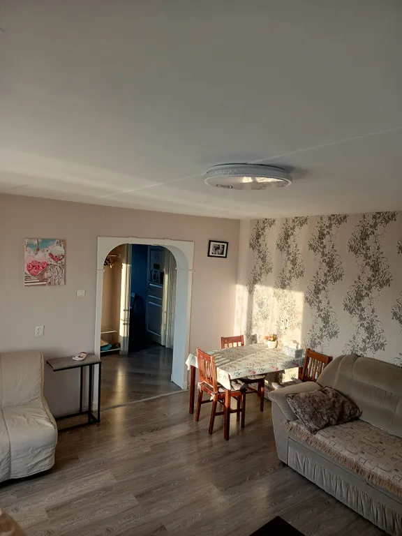 Просторная 3-комнатная квартира с отдельным входом и зоной отдыха во дворе