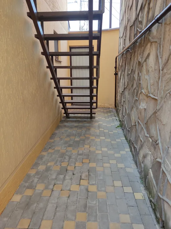 Уютный домик в тихом районе с отдельным входом (мечта Интроверта).\