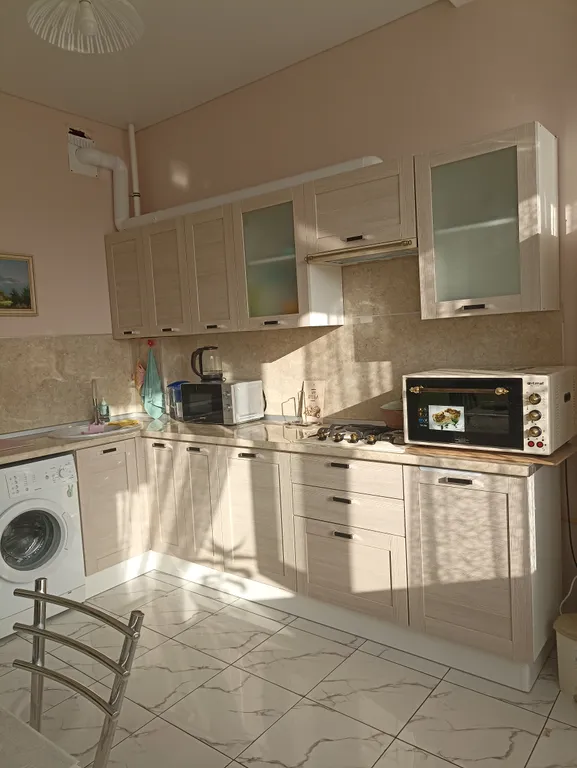 Уютная квартира в центре города, с видом на море